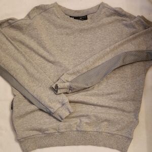 Under Armour Loose Mesh Sleeve Sweatshirt With Zipper Pocket Womens Size Medium